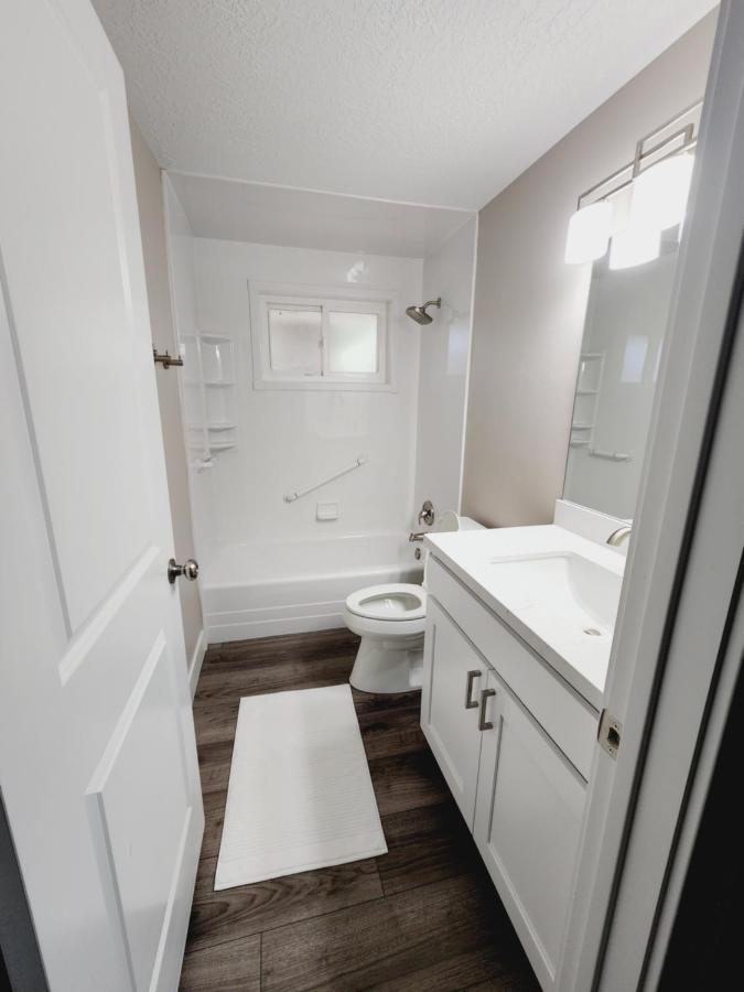 3 Bed 2 Bath Full Accessible Townhome In Heart Of Slc Саут-Джордан Экстерьер фото