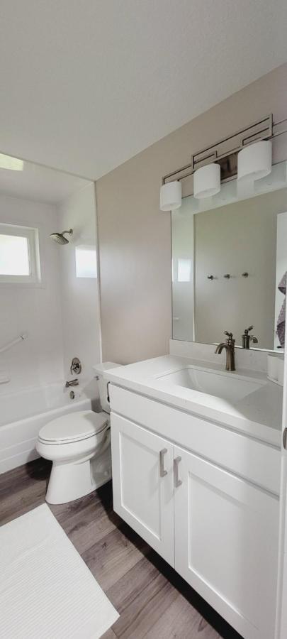 3 Bed 2 Bath Full Accessible Townhome In Heart Of Slc Саут-Джордан Экстерьер фото