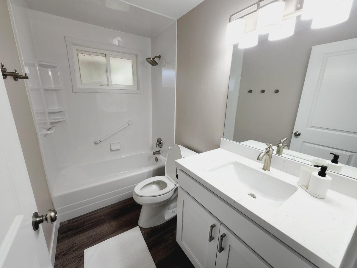 3 Bed 2 Bath Full Accessible Townhome In Heart Of Slc Саут-Джордан Экстерьер фото